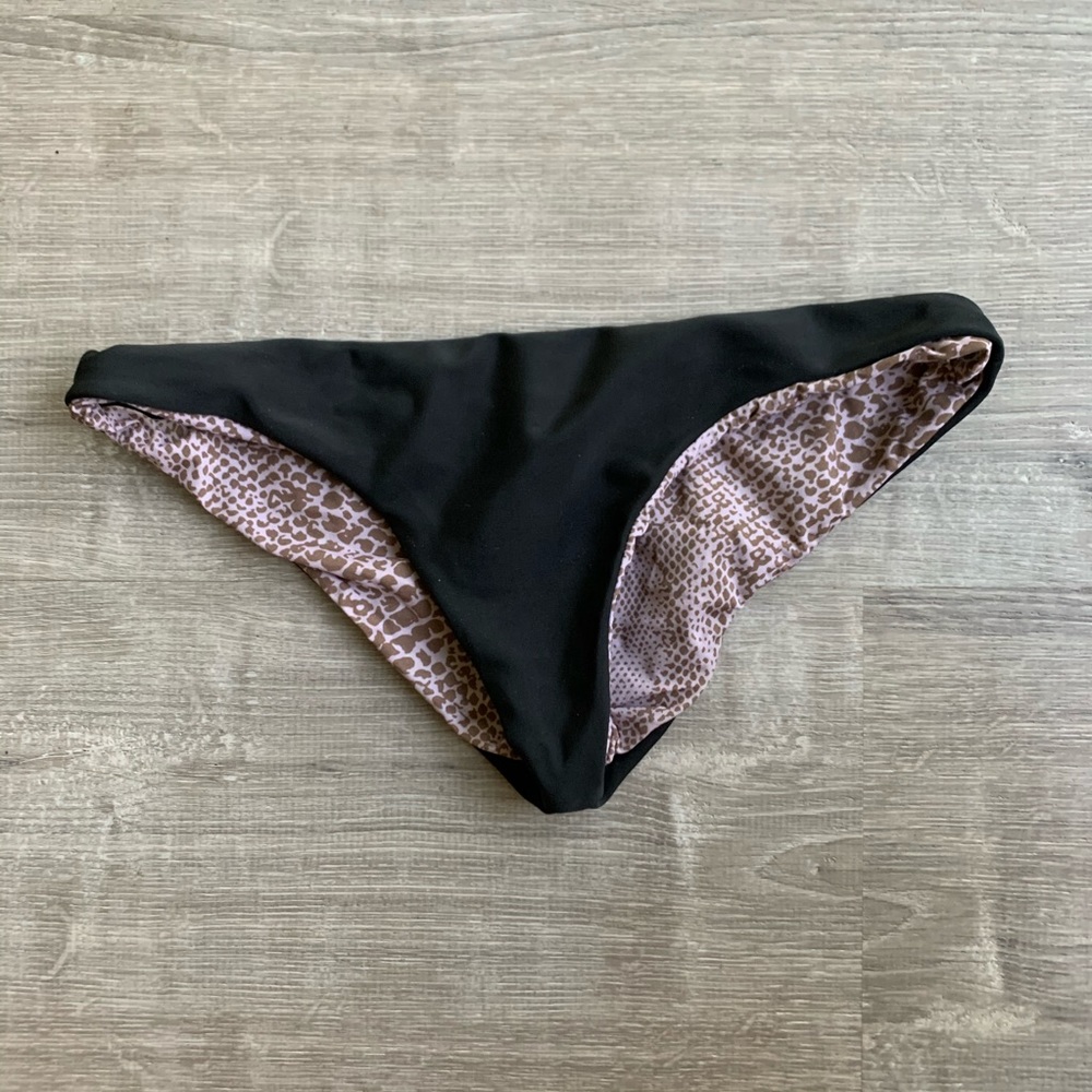 Acacia swimwear waikoloa bottoms in size large